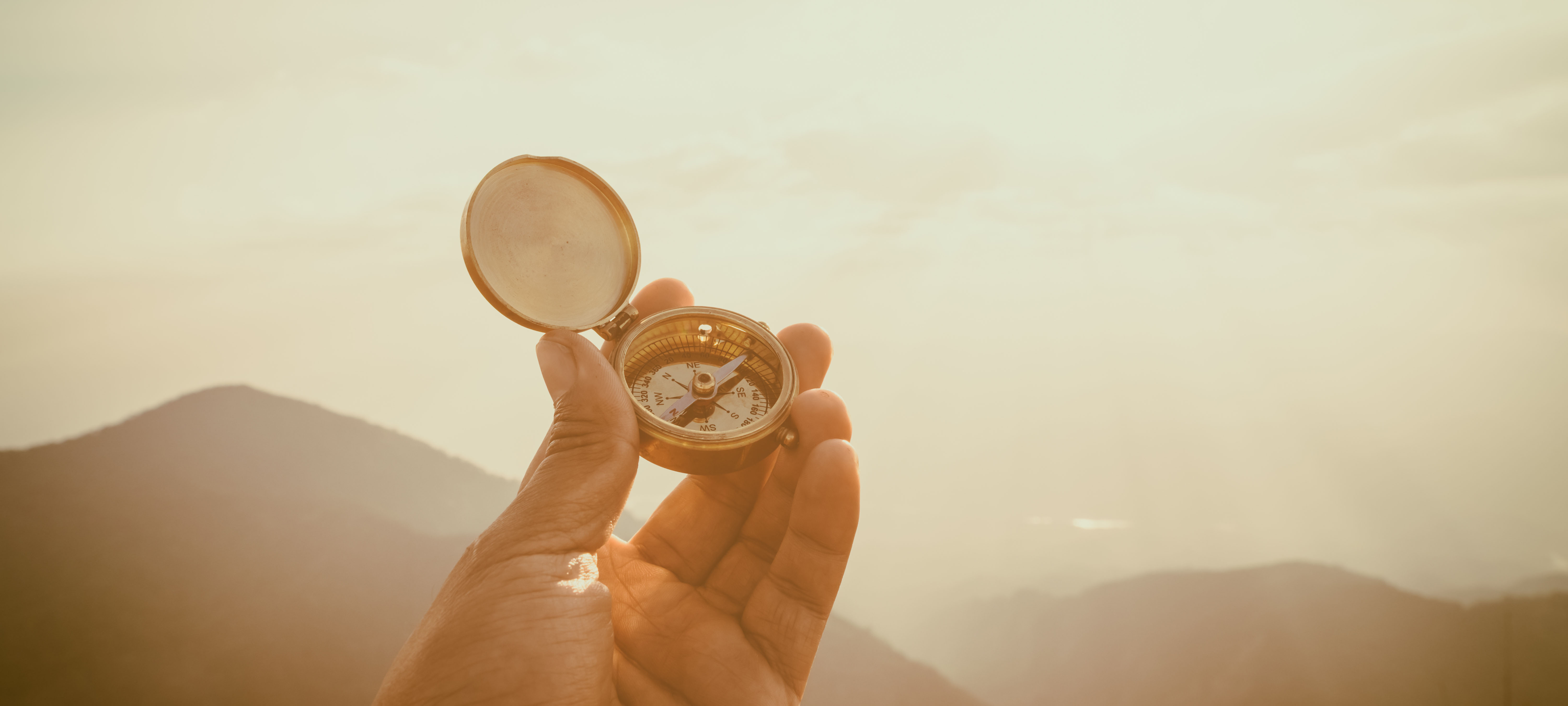 Expertise technique : architecture, performance, sécurité, CI/CD, observabilité.